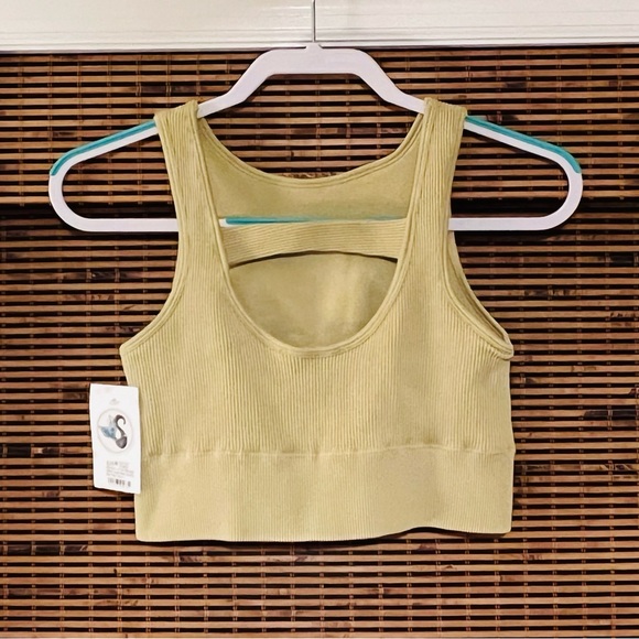 Ribbed Cut Out Mineral Wash Seamless Sports Bra - Picture 2 of 4